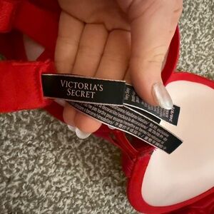 Victoria secret bombshell bra
